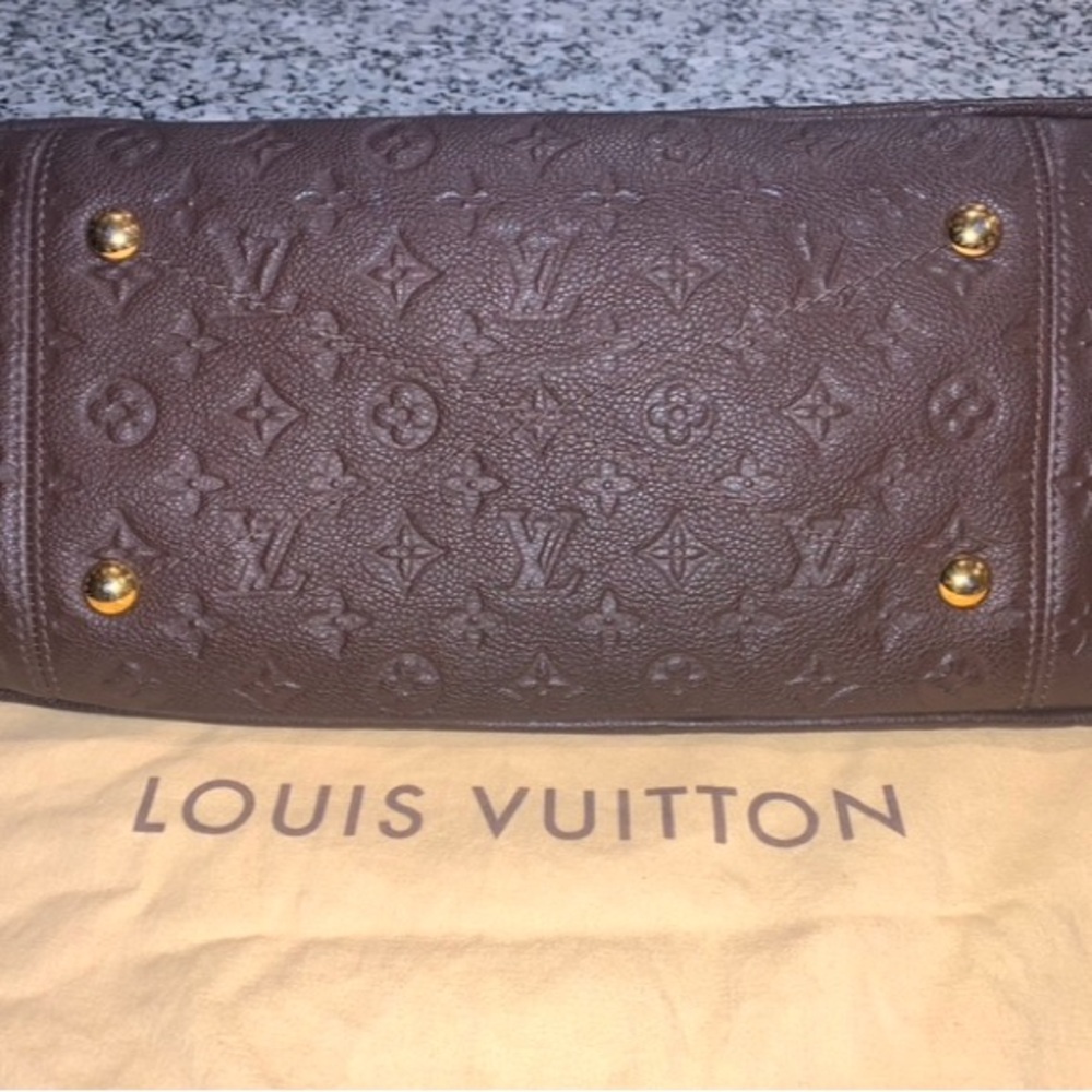 Louis Vuitton MM Empriente leather Artsy Terre Shoulder Bag with Gold Hardware - Picture 8 of 16